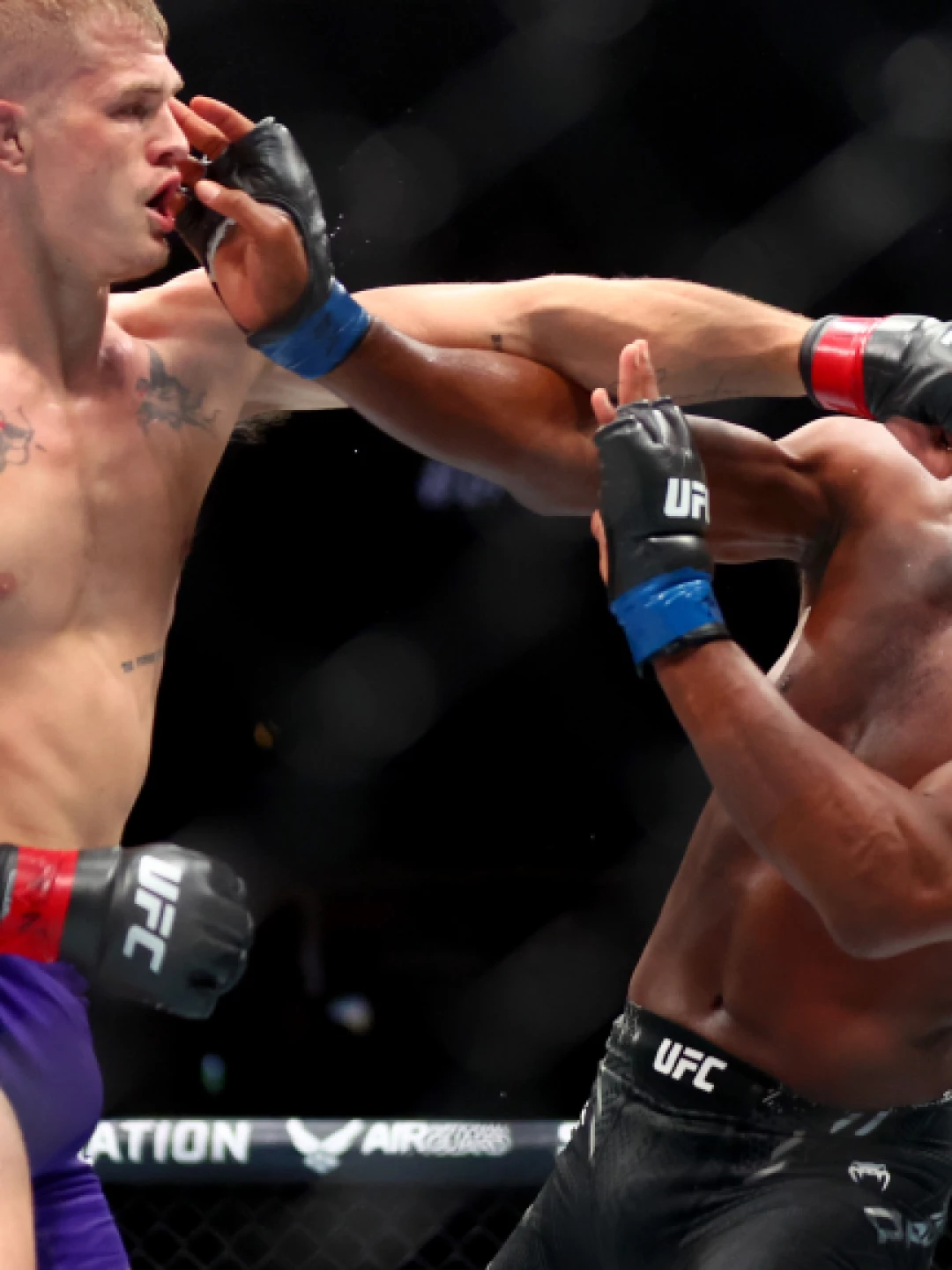 Nocaute Brutal! Saiba em Sarutaiá Alex Poatan Defende Cinturão dos Meio-Pesados no UFC 303